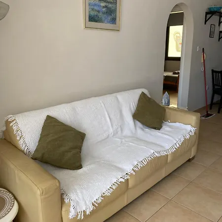 Poolside Apartament *